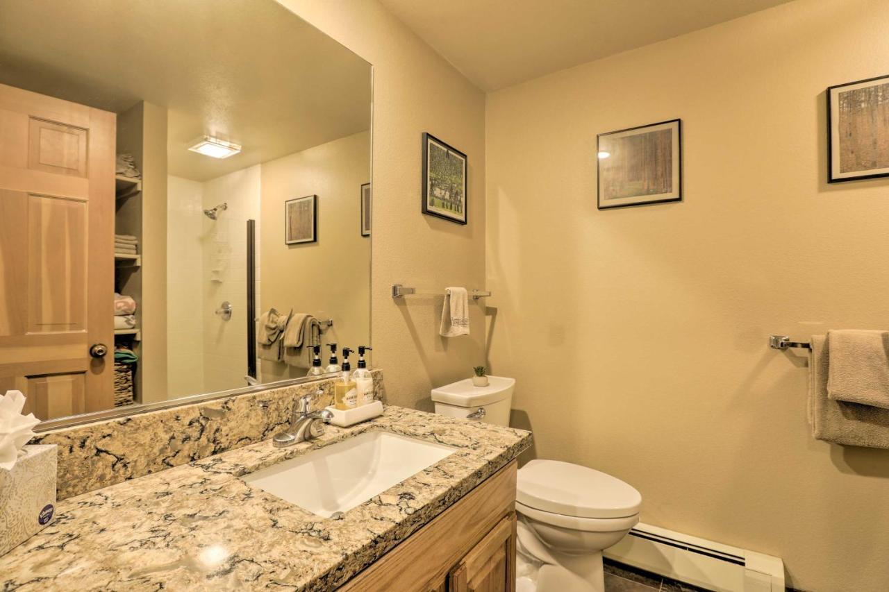 Corner-Unit Condo With Grill Walk To Lake Tahoe! Incline Village Kültér fotó