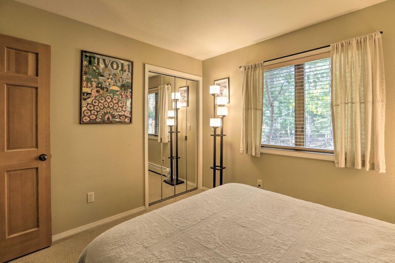 Corner-Unit Condo With Grill Walk To Lake Tahoe! Incline Village Kültér fotó